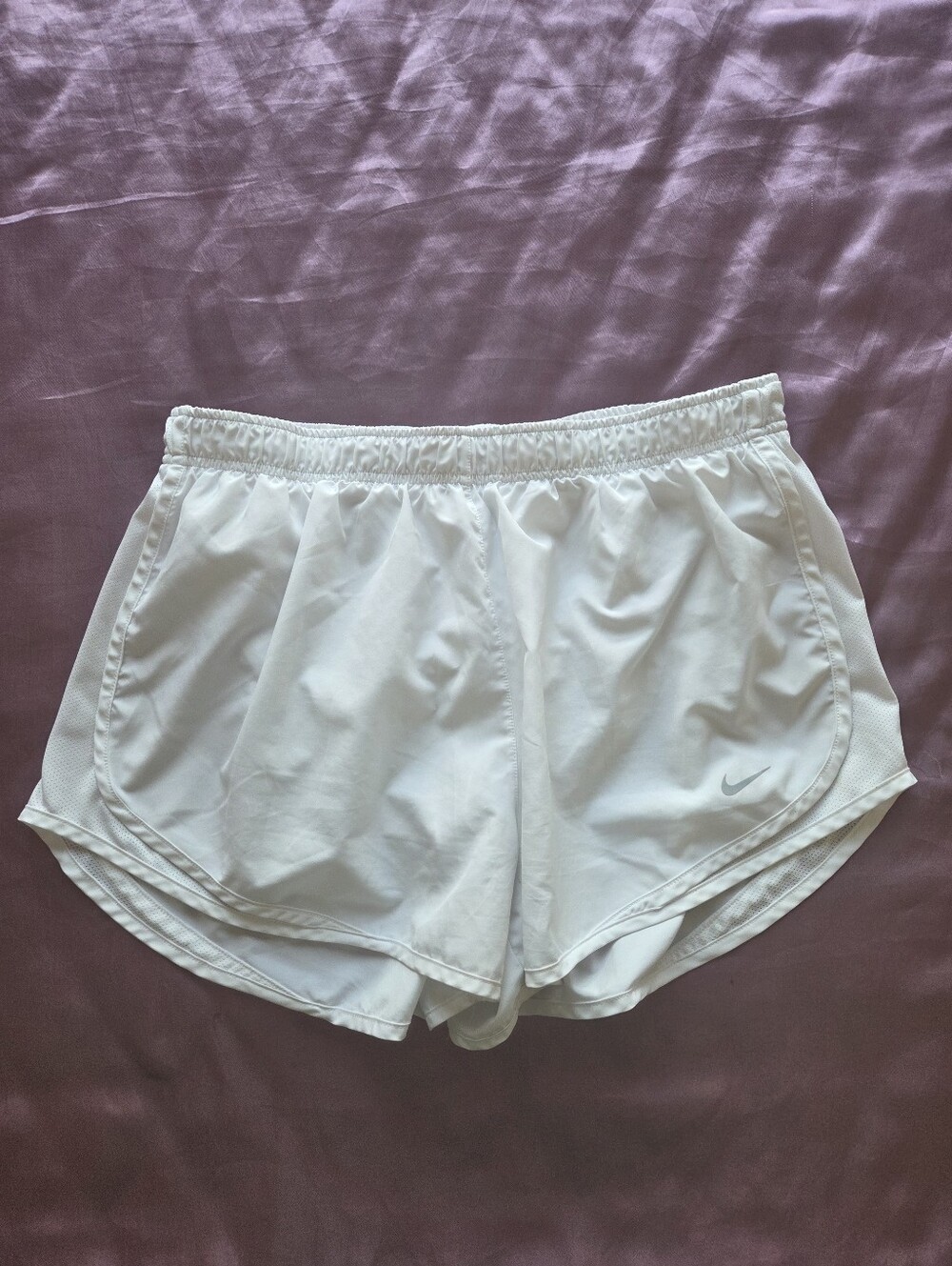 Nike Women's White Athletic Running Shorts Size XL - Like New - Activewear